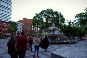 Toronto: Dark History Nighttime Walking Tour