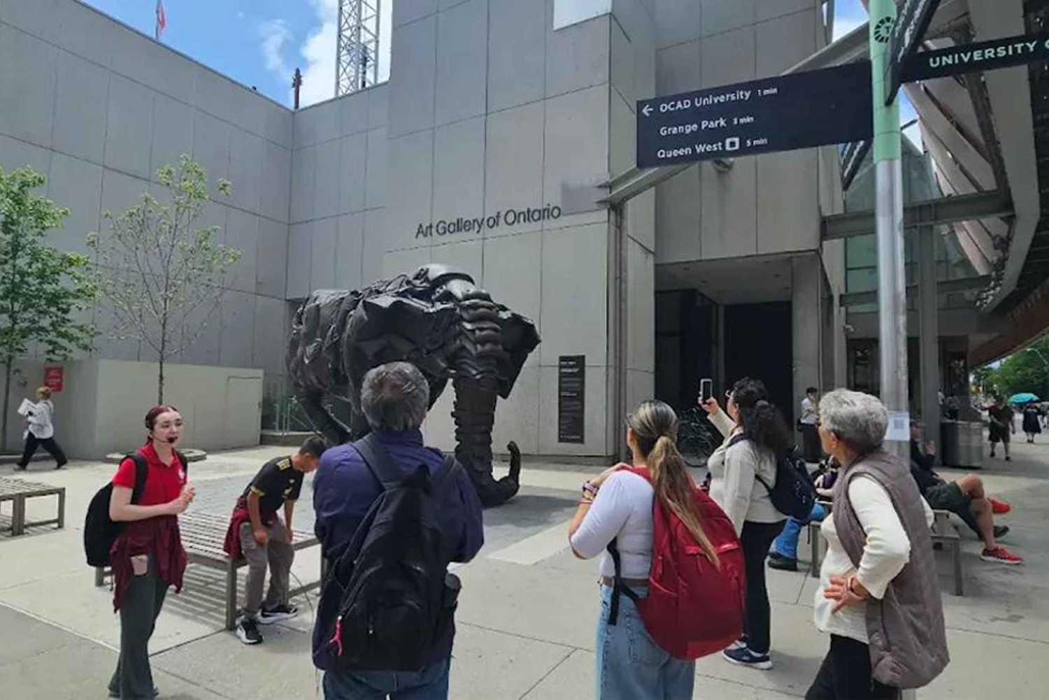 Toronto Discovery District Highlights Tour | 2-Hour