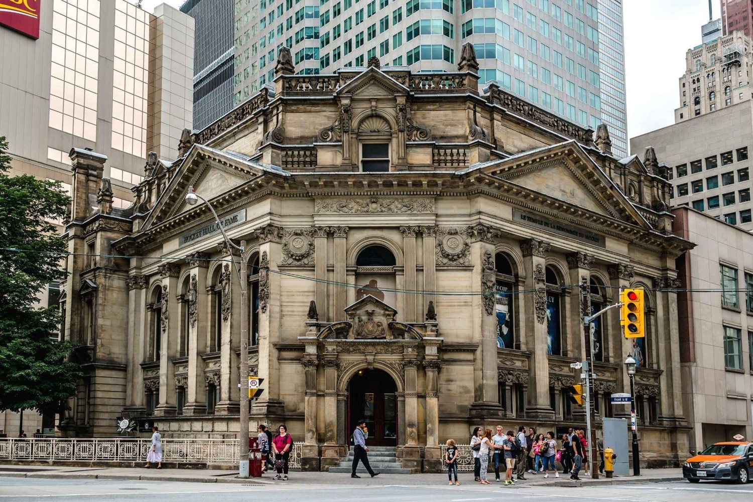 Waar de geschiedenis het heden ontmoet: Een wandeltour door Toronto