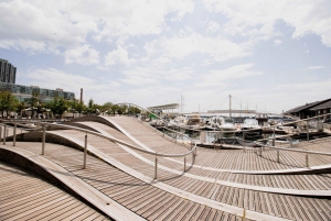 Waar de geschiedenis het heden ontmoet: Een wandeltour door Toronto