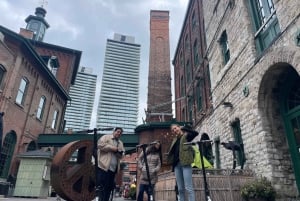 Toronto: E-Scooter City Highlights Tour | 3-Hour