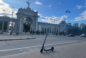 Toronto: E-Scooter City Highlights Tour | 3-Hour