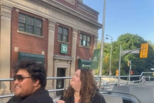 Visite des quartiers de l'est de Toronto : bus à toit ouvert et guide en direct