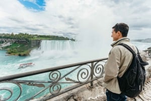 Toronto: Falls Day Tour with Boat Cruise & Niagara-the-Lake