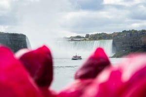 Toronto: Falls Day Tour with Boat Cruise & Niagara-the-Lake