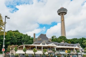 Toronto: Falls Day Tour with Boat Cruise & Niagara-the-Lake