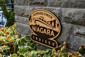 Toronto: Falls Day Tour with Boat Cruise & Niagara-the-Lake