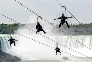 Toronto: Guided Niagara Falls Day Trip with Optional Cruise