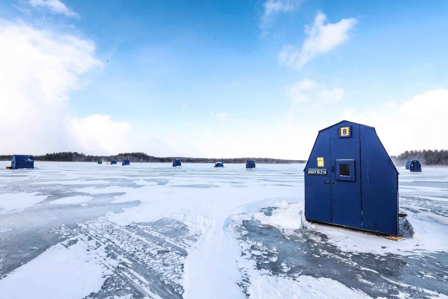 Toronto: Ice Fishing Day Trip RV-Motorhome Tour