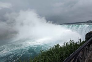 Toronto - Niagarafallen Niagarafallen dagstur med alternativ för båttur