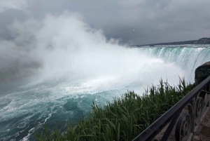 Toronto: Tour di un giorno alle Cascate del Niagara con opzione tour in barca