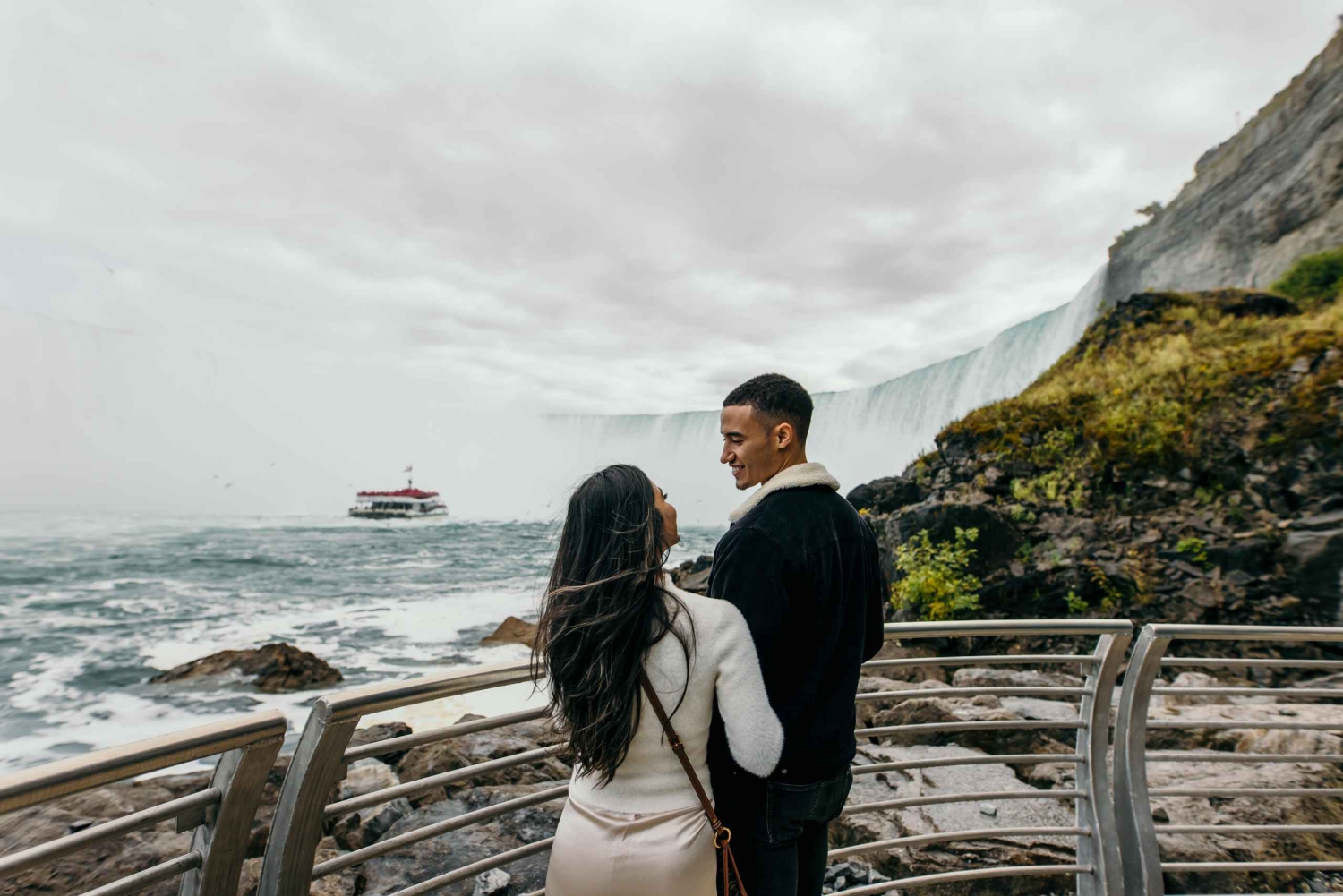 トロント：ナイアガラ シティ クルーズ付きナイアガラの滝日帰りツアー