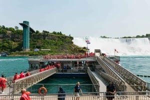 Toronto: Cataratas do Niágara com adega, cruzeiro opcional e almoço