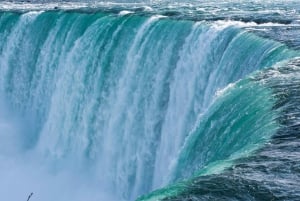 Toronto : Tour des chutes du Niagara en bateau, tour et derrière les chutes