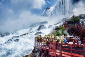 From Montreal: Toronto, Niagara Falls & 1000 Islands Tour