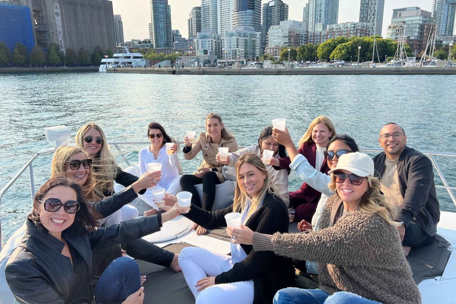 Toronto: Private Luxury Yacht Sightseeing Cruise & Prosecco