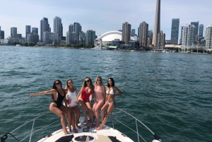 Toronto: Private Luxury Yacht Sightseeing Cruise & Prosecco