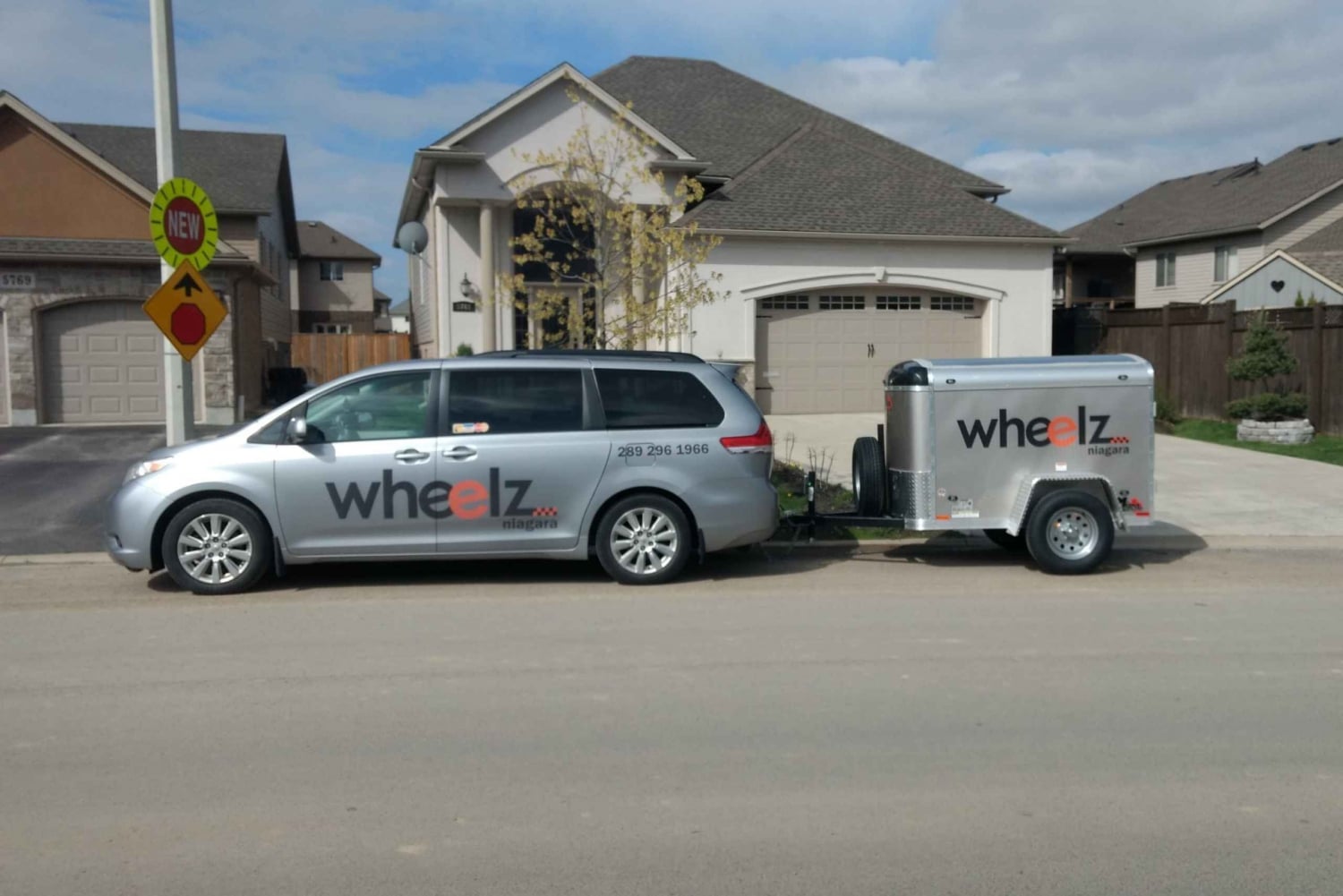 Toronto: Private Transfer for 1-10 Passengers to Downtown