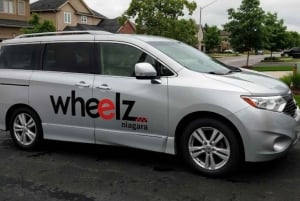 Toronto: Private Transfer for 1-10 Passengers to Downtown