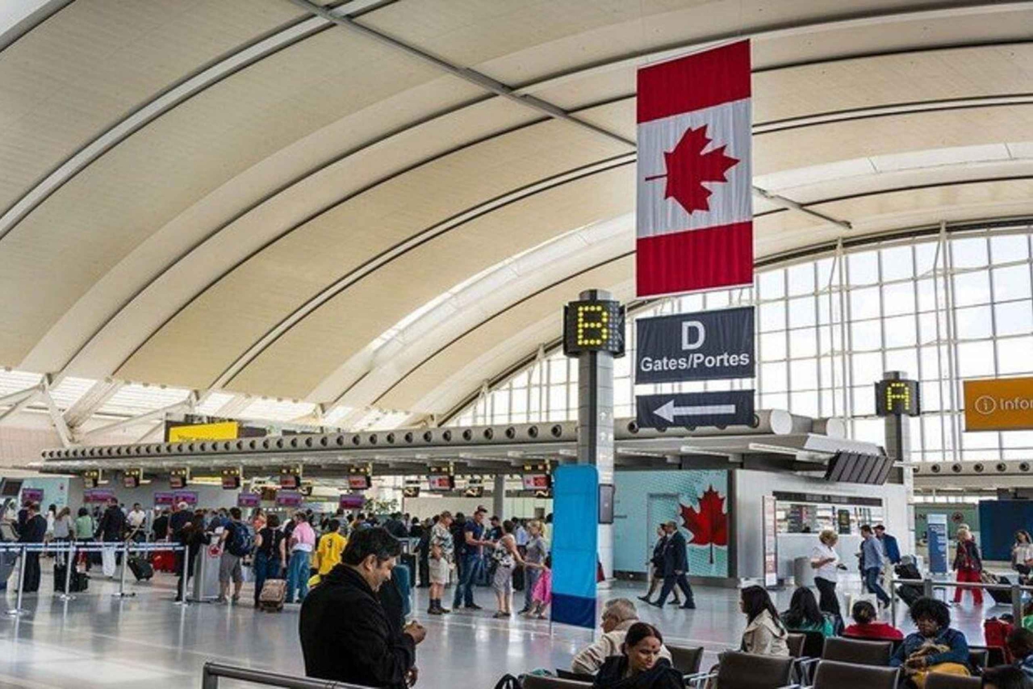 Toronto: Privat transport til Kingston City eller Queen's Unive...