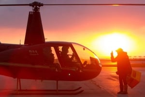 Toronto: Yksityinen helikopterikierros auringonlaskun aikaan viinin kera