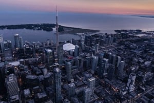 Toronto: Yksityinen helikopterikierros auringonlaskun aikaan viinin kera