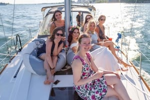 Toronto: Sailing Yacht Cruise of Toronto Harbor and Islands