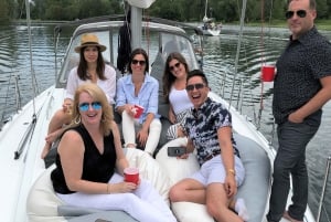 Toronto: Sailing Yacht Cruise of Toronto Harbor and Islands