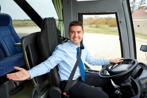 Toronto: Shuttle Transfer Between Downtown and Niagara Falls