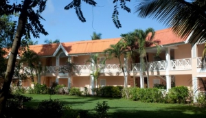 Coco Reef Resort & Spa