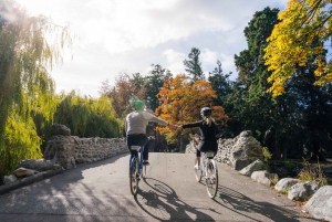 Bike Victoria: 3-hour City Highlights Tour & coastal ride