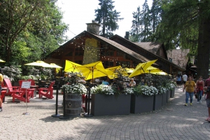 Capilano Suspension Bridge/Charisma's Canyon Light/LUX CAR