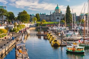 From Vancouver: Full-Day Victoria & Butchart Gardens Tour