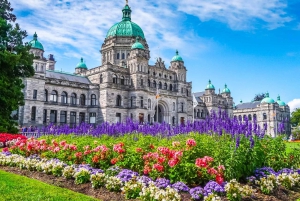 From Vancouver: Full-Day Victoria & Butchart Gardens Tour