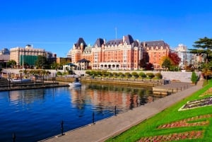 From Vancouver: Full-Day Victoria & Butchart Gardens Tour