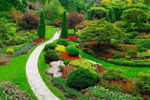 From Vancouver: Full-Day Victoria & Butchart Gardens Tour