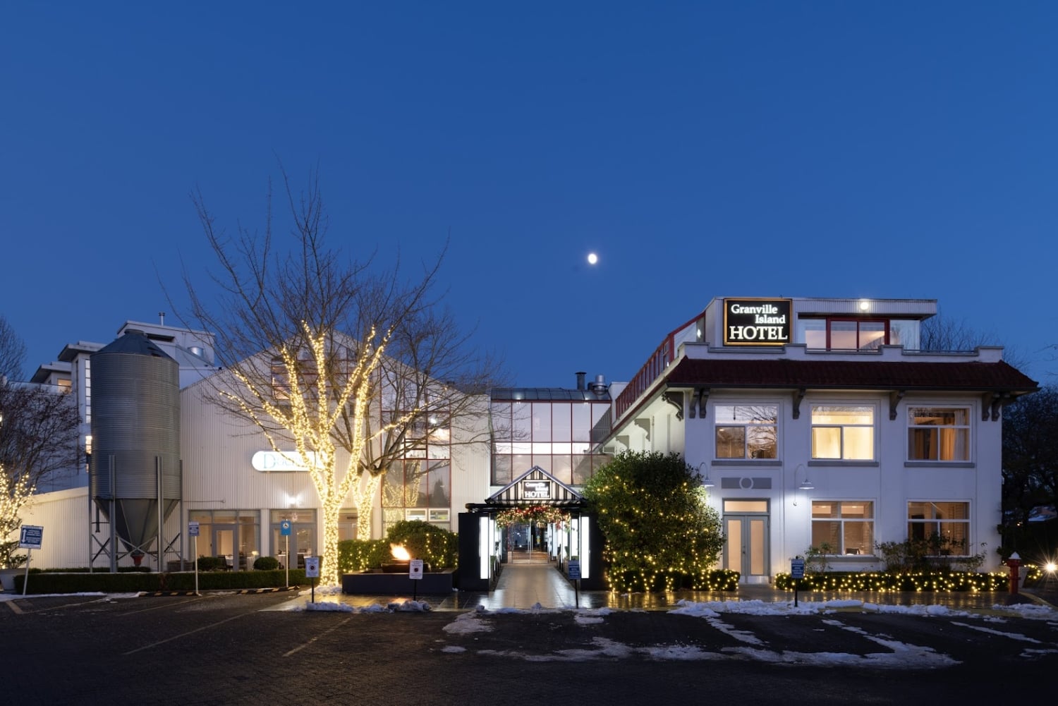 Granville Island Boutique Hotel