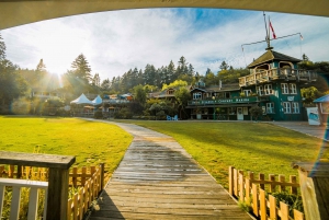 Vancouver: Bowen Island Boat Cruise with Dinner