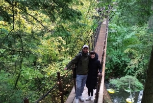 4Tour:Capilano Suspension Br/CAR/Small GROUP+Lake+Dam+Hacher