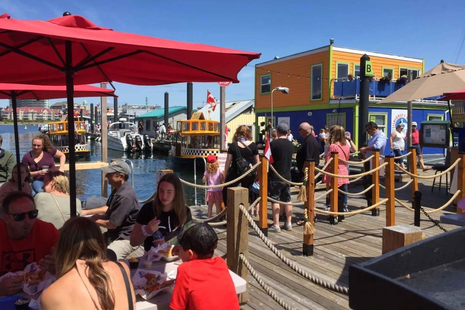 バンクーバー：ブッチャート ガーデンとビクトリア シティ ツアー