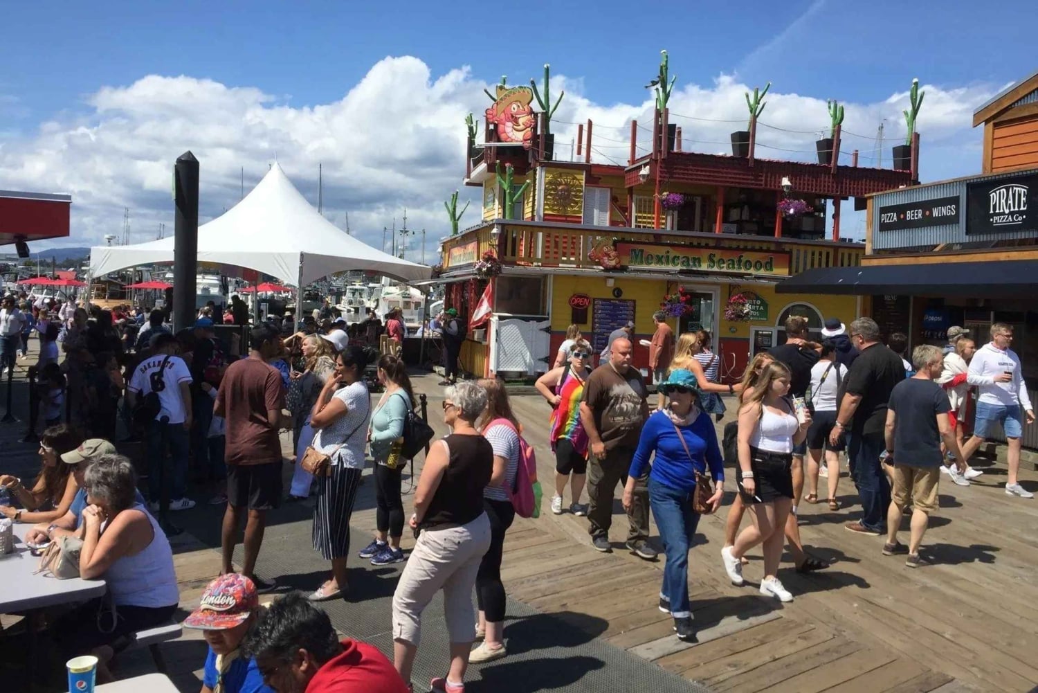 バンクーバー：ブッチャート ガーデンとビクトリア シティ ツアー