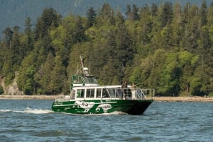 バンクーバー：カタマラン・クジラウォッチングツアー、グランビル・アイランド