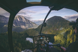 Vancouver: Coastal Mountain Landing Helicopter Tour