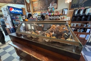 Vancouver: Deep Cove, Lynn Canyon & Quay Market Tour