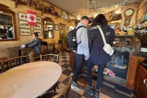 Vancouver: Deep Cove, Lynn Canyon & Quay Market Tour