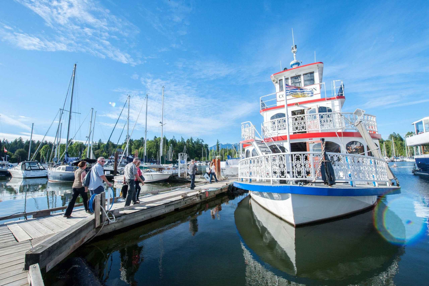 Vancouver: Evening Cruise with Dinner Buffet