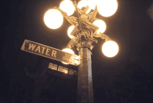 バンクーバー：ハロウィーン トロリー ツアー