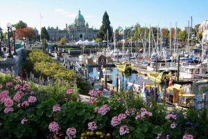 Vancouver: Private Victoria and Butchart Gardens Ferry Tour