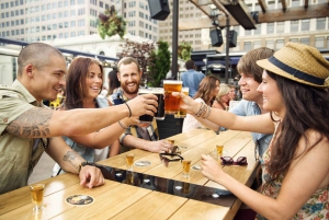 Vancouver: Arte de rua e excursão a pé com degustação de cerveja artesanal