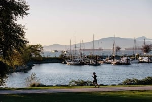 Vancouver: Sunset Trolley Tour